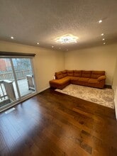 407 Keats Way in Waterloo, ON - Building Photo - Building Photo