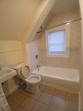 465-467 Wood Ave-Unit -467 3rd in Bridgeport, CT - Building Photo - Building Photo