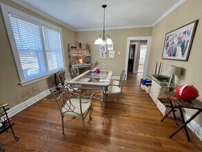 7728 Delmar Blvd, Unit 1st Floor in St. Louis, MO - Foto de edificio - Building Photo