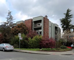 2555 Hemlock St in Vancouver, BC - Building Photo