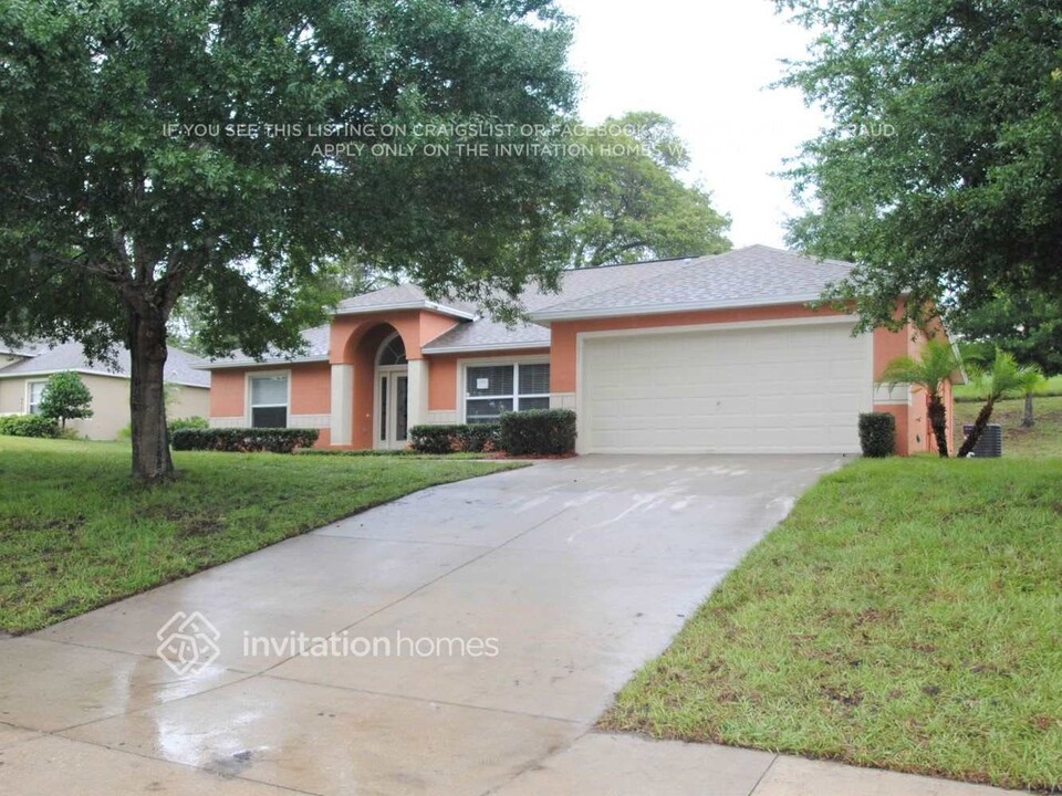 1511 Canopy Oaks Dr in Minneola, FL - Building Photo