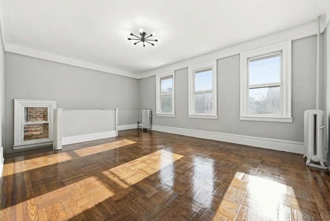 40 Bayview Ave in Jersey City, NJ - Building Photo - Building Photo