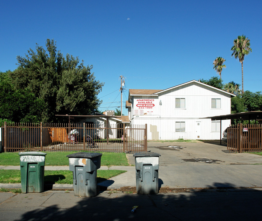 628 S Sierra Vista Ave in Fresno, CA - Building Photo