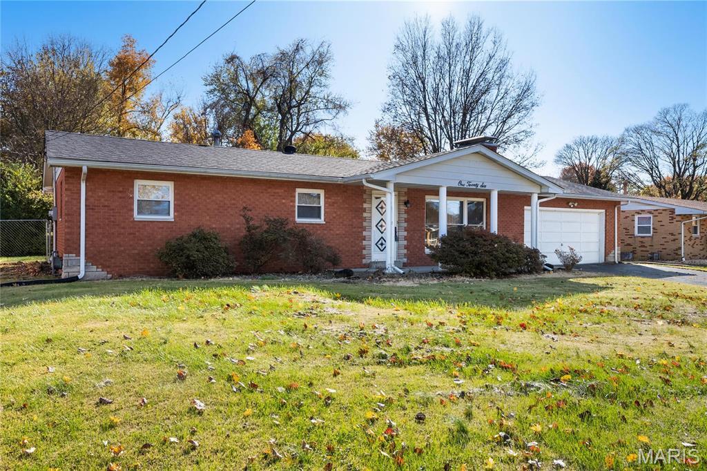 126 Hampton Dr in Glen Carbon, IL - Building Photo