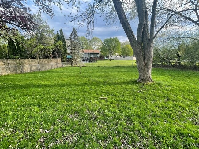 224 Blackberry Rd in Liverpool, NY - Building Photo - Building Photo