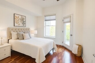 38 Village Rd, Unit 715 in Middleton, MA - Foto de edificio - Building Photo