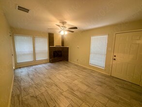 2542 Babcock Rd in San Antonio, TX - Building Photo - Building Photo