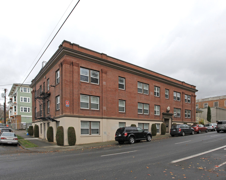 The Flying Dutchman in Portland, OR - Building Photo