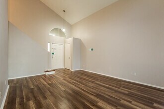 17461 N 14th St in Phoenix, AZ - Building Photo - Building Photo