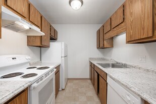 Mallard Cove Apartments in Portage, MI - Building Photo