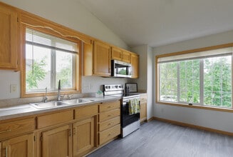 22075 Red Oak Dr in Rogers, MN - Building Photo - Building Photo