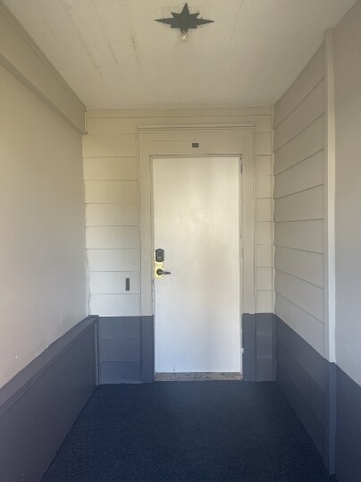 4233 Holt Rd, Unit 2 in Holt, MI - Foto de edificio - Building Photo