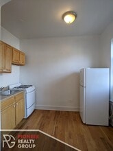 4831 N Damen Ave, Unit 215 in Chicago, IL - Foto de edificio - Building Photo