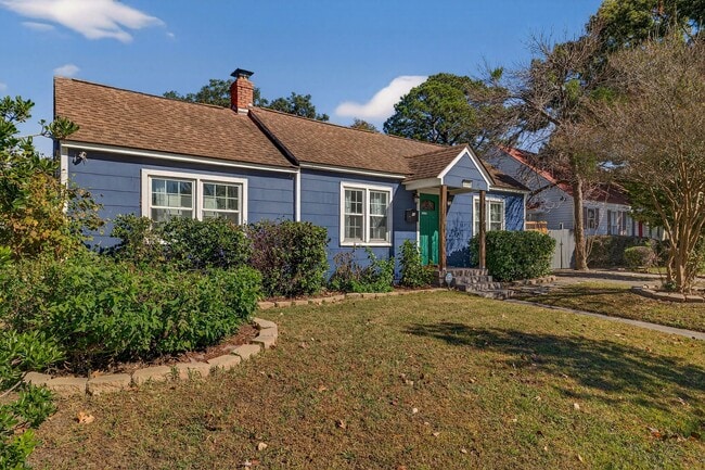 property at 1106 E 52nd St