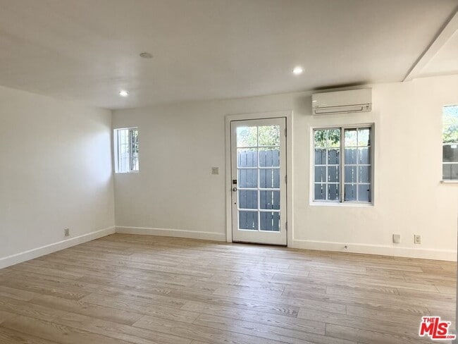 1410 Maltman Ave in Los Angeles, CA - Building Photo - Building Photo