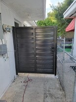 2410 NW 11th St in Miami, FL - Building Photo