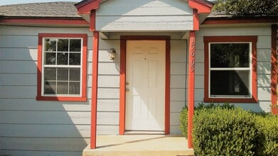 15585 TX-36 in Gatesville, TX - Building Photo - Building Photo