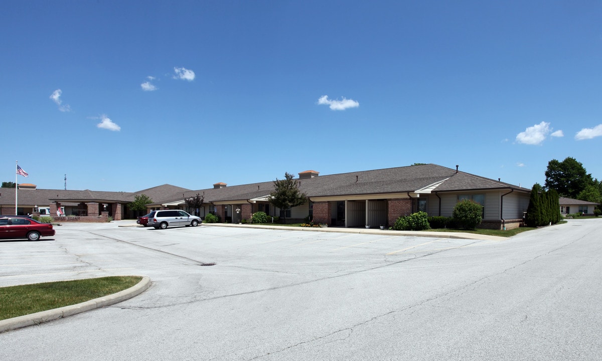 Mayberry Village in Sylvania, OH - Building Photo