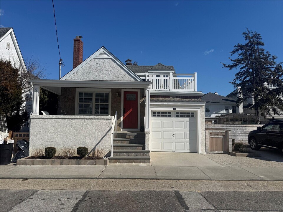 46 Clayton Ave in East Atlantic Beach, NY - Building Photo