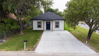 22 S San Pedro St in Pharr, TX - Building Photo