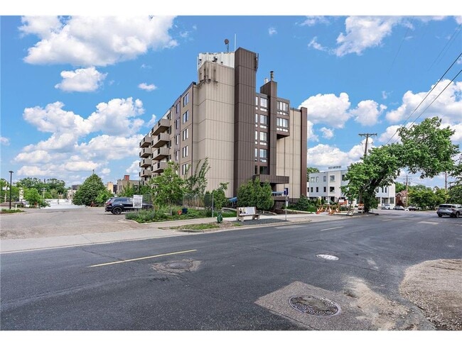 property at 2800 W 44th St