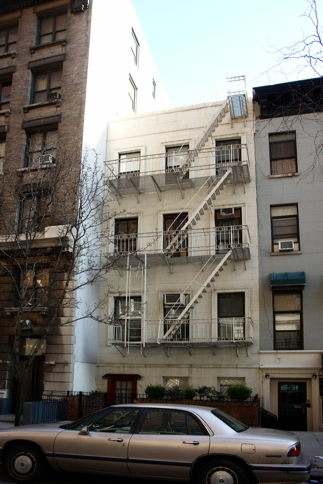 165 W 71st St in New York, NY - Foto de edificio - Building Photo