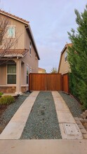 7208 Castle Rock Way in Roseville, CA - Building Photo - Building Photo