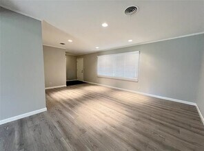 5908 Wedgmont Cir N in Fort Worth, TX - Foto de edificio - Building Photo