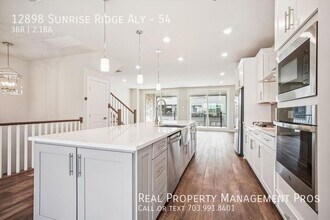 12898 Sunrise Ridge Aly in Herndon, VA - Building Photo - Building Photo