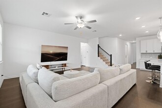 121 Gracie Wy in Hutto, TX - Building Photo - Building Photo