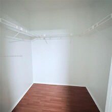 3980 Oaks Clubhouse Dr in Pompano Beach, FL - Building Photo - Building Photo