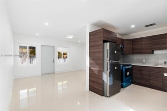 540 NE 67th St in Miami, FL - Building Photo - Building Photo