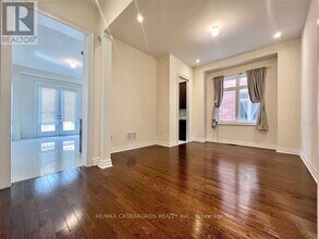 71 Hamster Cres in Aurora, ON - Building Photo - Building Photo