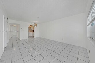751 Pine Dr in Pompano Beach, FL - Building Photo - Building Photo