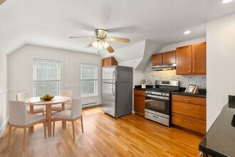 94 Bartlett St in Somerville, MA - Building Photo - Building Photo