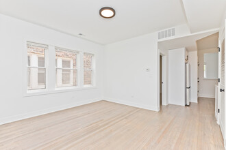 2468 N Lincoln Ave in Chicago, IL - Building Photo - Building Photo