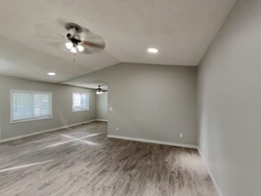 5717 W 17th St in Greeley, CO - Foto de edificio - Building Photo