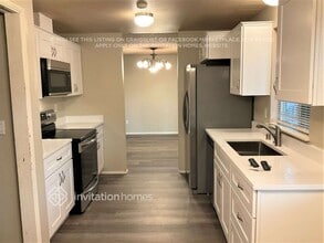 12239 Oak Tree Pl SW in Lakewood, WA - Foto de edificio - Building Photo