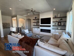 4000 Colbey Loop in Santa Clara, UT - Building Photo - Building Photo
