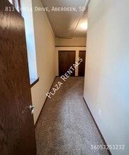 214 S Kline St in Aberdeen, SD - Building Photo - Building Photo