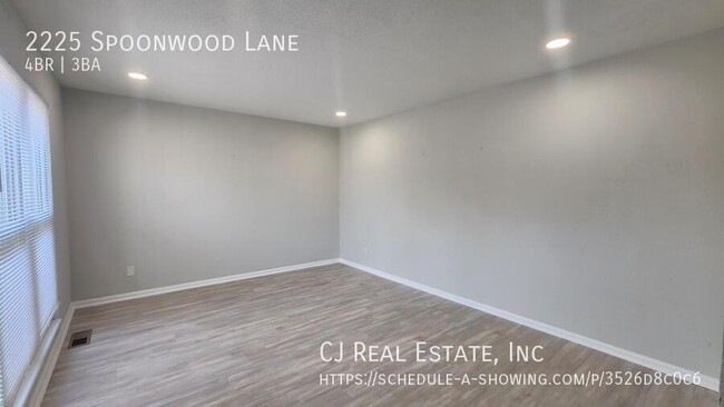 2225 Spoonwood Dr in Florissant, MO - Building Photo - Building Photo