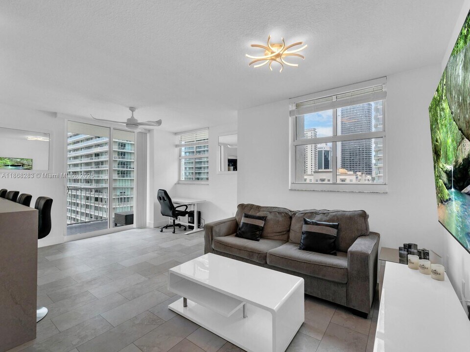 1250 N Miami Ave in Miami, FL - Building Photo