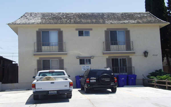 4557 Bancroft St in San Diego, CA - Building Photo - Building Photo