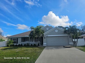 763 SW Hogan St in Port St. Lucie, FL - Building Photo - Building Photo