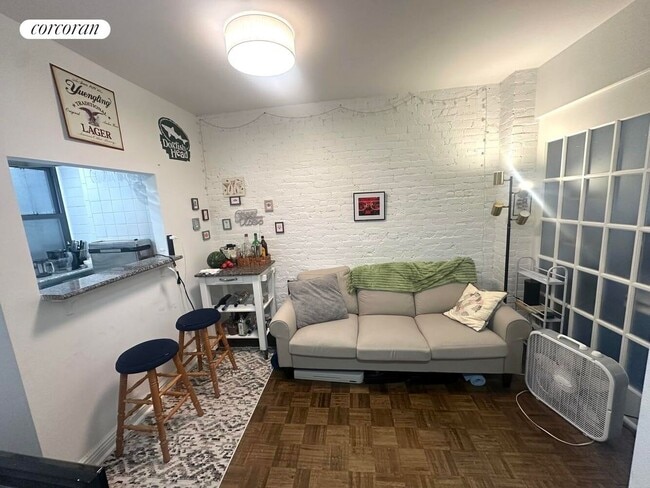 property at 326 W 47th St