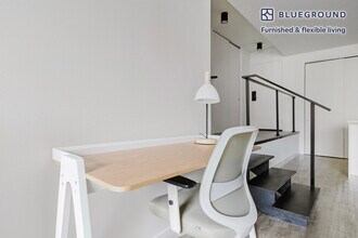 21 E Chestnut St in Chicago, IL - Foto de edificio - Building Photo