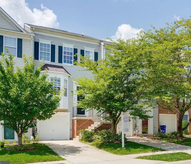 3227 Halcyon Ct