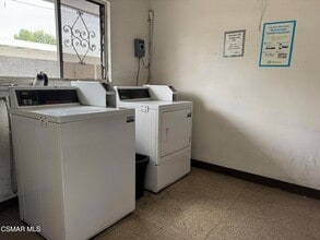 13507 Victory Blvd, Unit 2 in Los Angeles, CA - Foto de edificio - Building Photo