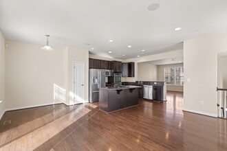 4921 Forest Pines Dr in Upper Marlboro, MD - Building Photo - Building Photo