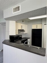 3405 NW 44th St in Oakland Park, FL - Building Photo - Building Photo